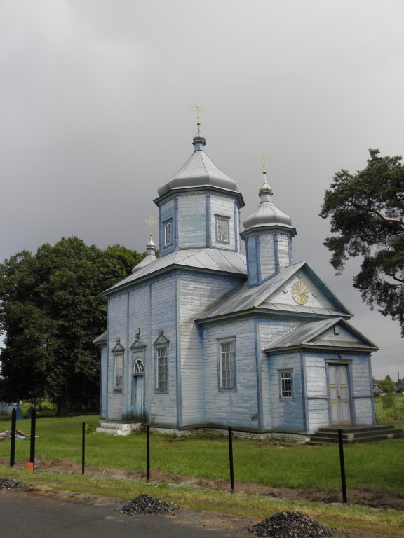 Ольпень. Церковь Успения Пресвятой Богородицы. общий вид в ландшафте