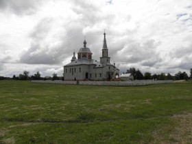 Плещицы. Церковь Михаила Архангела