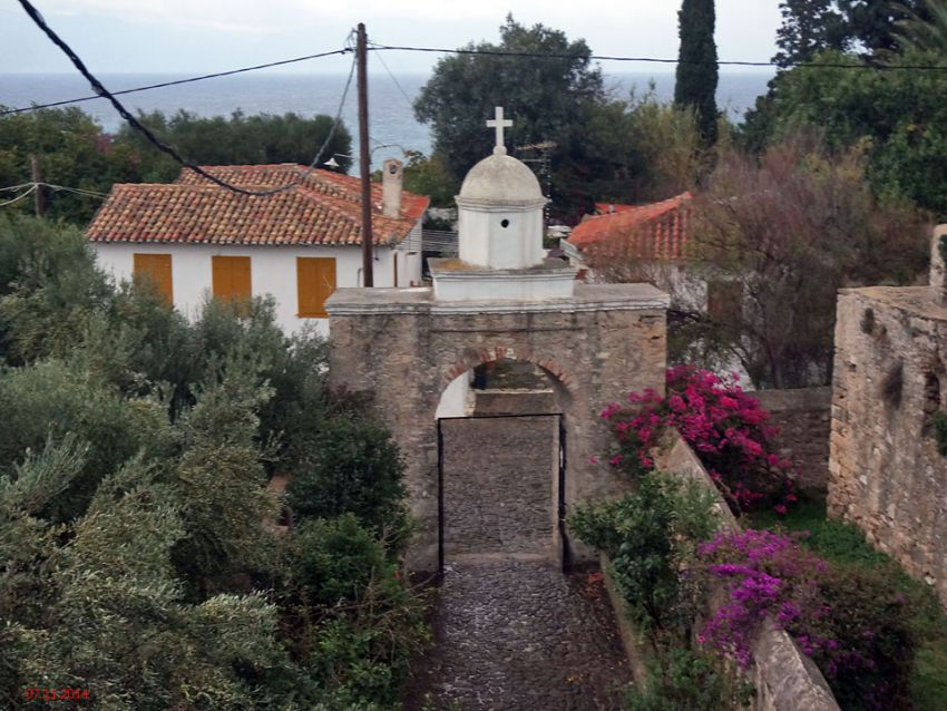 Монастырь Иоанна Предтечи, Корони (Пелопоннес (Πελοπόννησος), Греция). общий вид в ландшафте