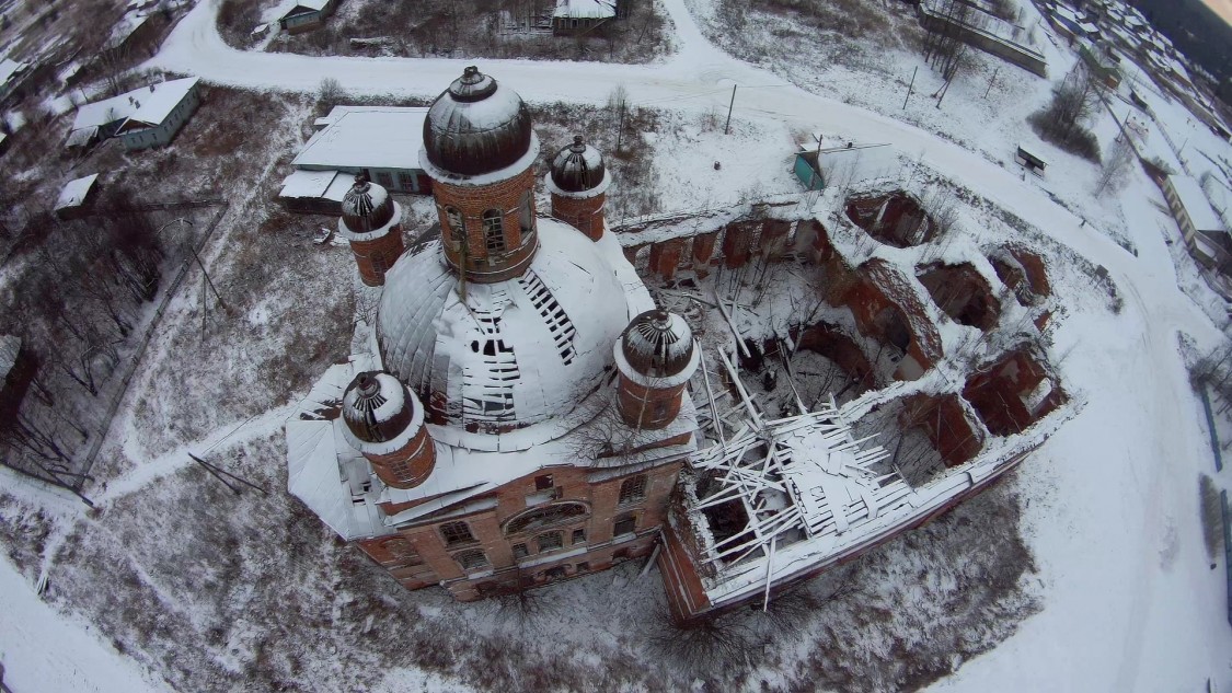 Черновское. Церковь Николая Чудотворца. общий вид в ландшафте, фото с высоты