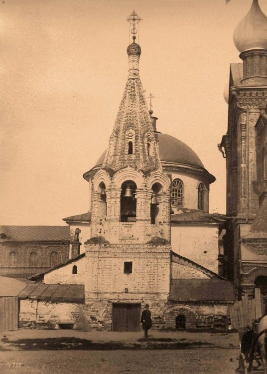 Церковь Космы и Дамиана, Нижегородский район (Нижний Новгород, город, Нижегородская область). архивная фотография, Вид на колокольню церкви Космы и Дамиана (постройка XVII в.). Фото И.Ф. Барщевского из альбома 
