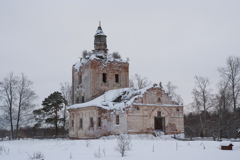Церковь Владимирской иконы Божией Матери, Заручевская (Вельский район, Архангельская область). общий вид в ландшафте