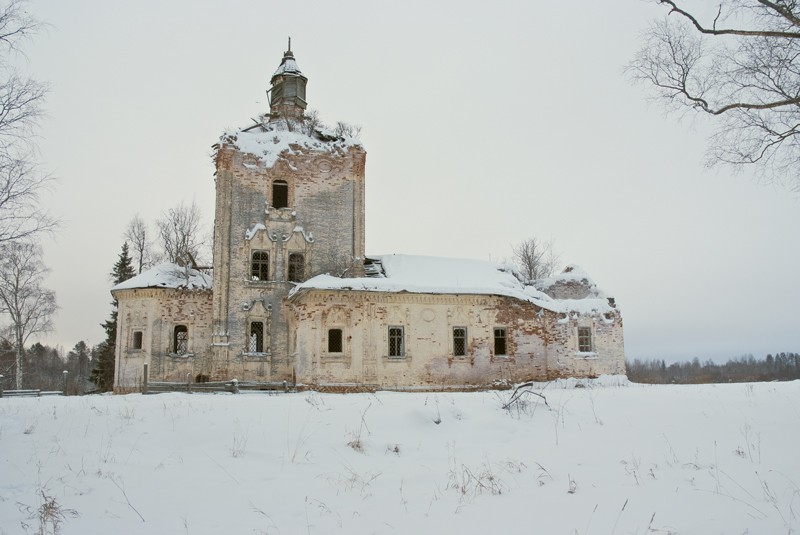 Церковь Владимирской иконы Божией Матери, Заручевская (Вельский район, Архангельская область). общий вид в ландшафте