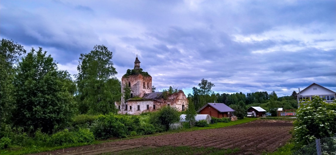 Церковь Владимирской иконы Божией Матери, Заручевская (Вельский район, Архангельская область). фасады