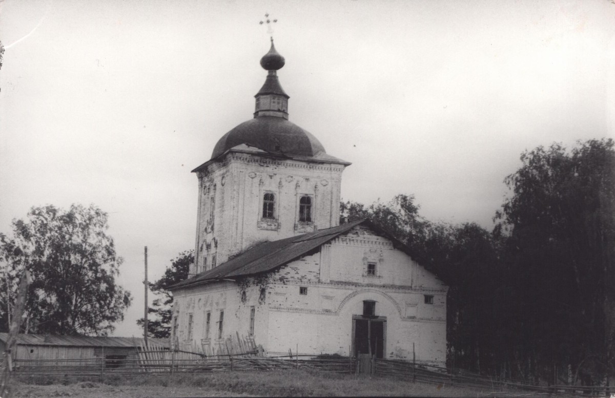 Церковь Владимирской иконы Божией Матери, Заручевская (Вельский район, Архангельская область). архивная фотография, Вид с северо-запада. Фото 1964-1965 гг. из фондов Вельского краеведческого музея. (ГК №11188695)