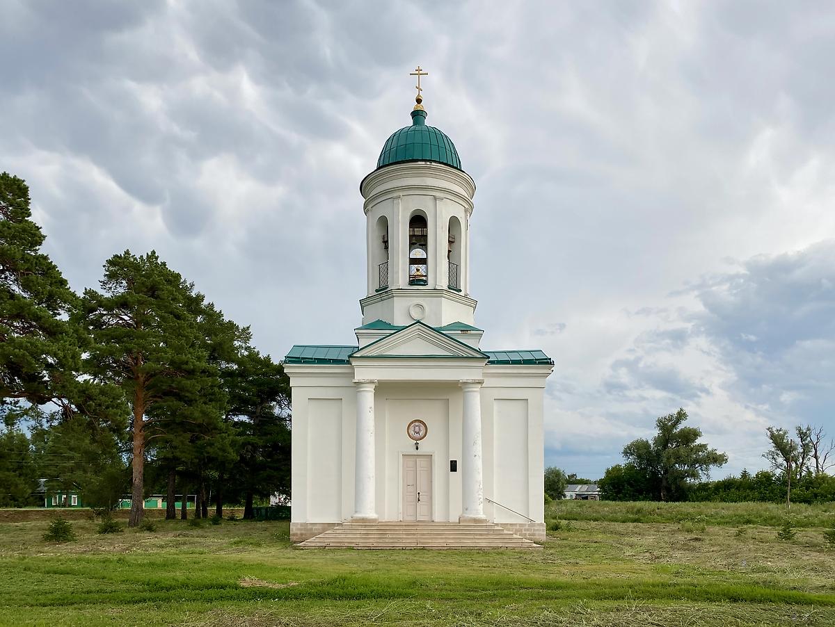 Вид с запада, фасады. Церковь Спаса Нерукотворного Образа, Спасское (Саракташский район, Оренбургская область)