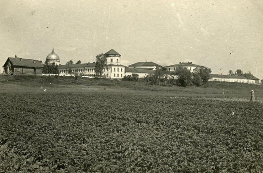 Молога (акватория Рыбинского водохранилища). Афанасиевский монастырь. архивная фотография, Фото 1930-х гг. Пирожков Евгений Михайлович. Рыбинский государственный историко –архитектурный и художественный музей – заповедник