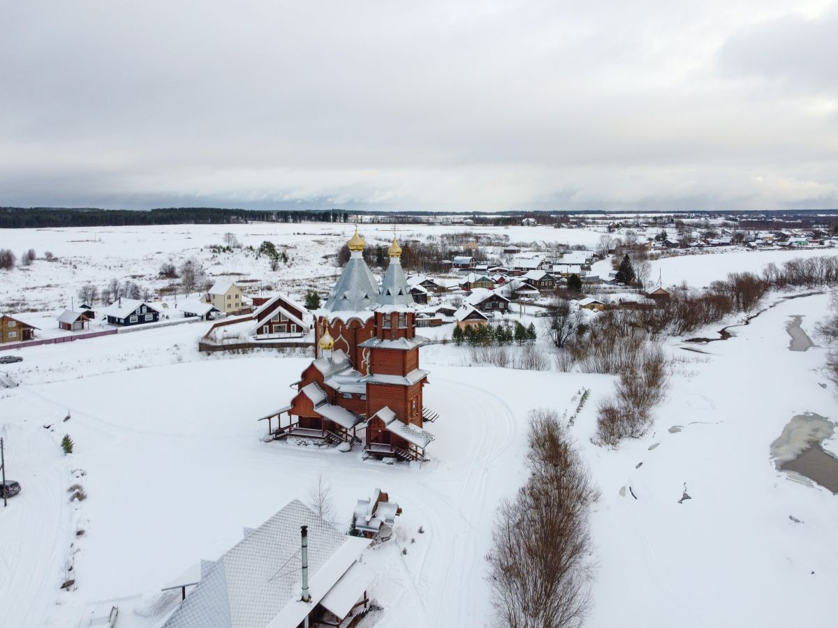 Церковь Иоанна Предтечи, Заручевская (Вельский район, Архангельская область). общий вид в ландшафте