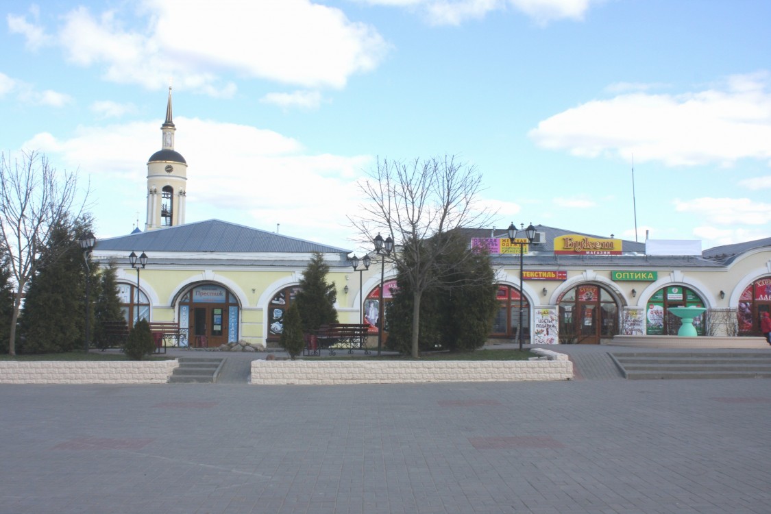 Церковь Преображения Господня на Торговой площади, Боровск (Боровский район, Калужская область). фасады, Вид на церковное место с запада.