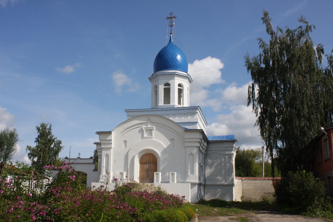 Калуга. Лаврентьев монастырь. Надвратная церковь Успения Пресвятой Богородицы. фасады