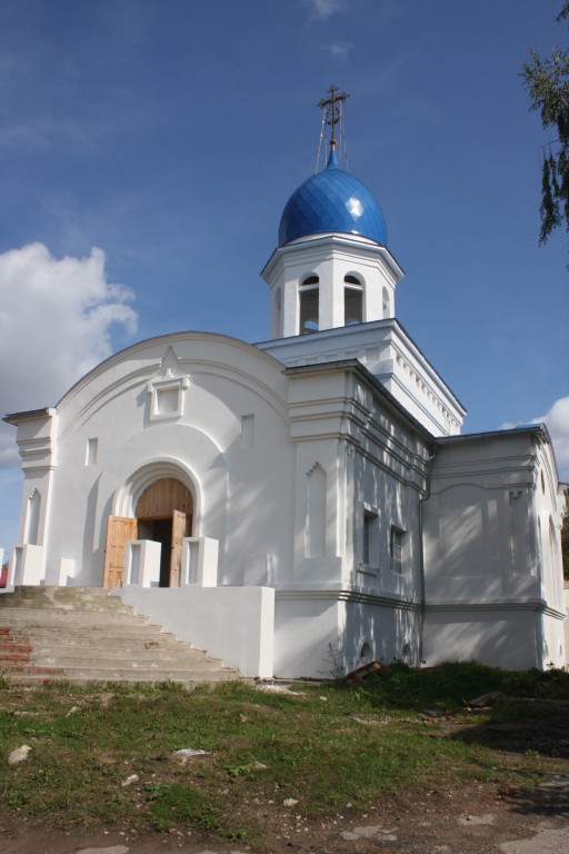 Калуга. Лаврентьев монастырь. Надвратная церковь Успения Пресвятой Богородицы. фасады