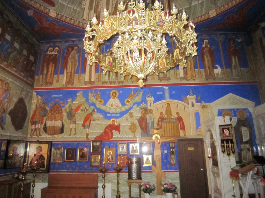 Церковь Марины, Битца (Ленинский городской округ, Московская область). интерьер и убранство,  Роспись на стенах храма из жития Святой Великомученицы Марины.