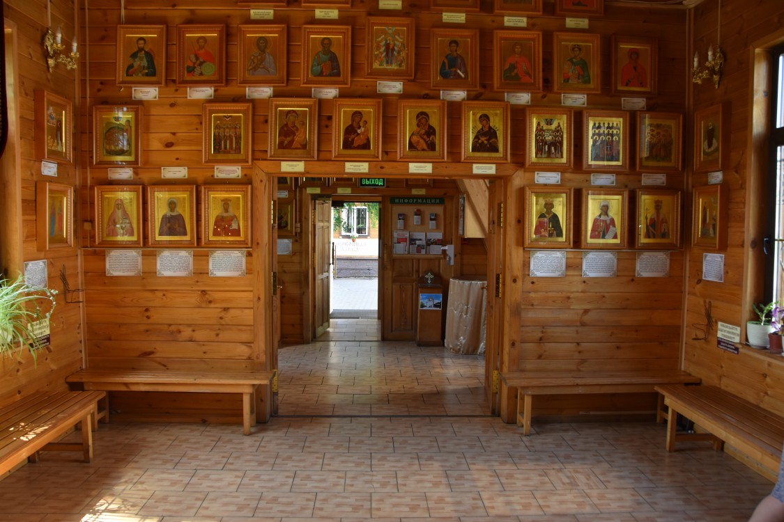 Церковь Луки (Войно-Ясенецкого), Зюзино (Юго-Западный административный округ (ЮЗАО), г. Москва). интерьер и убранство