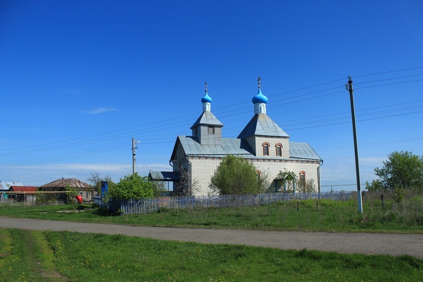Церковь Рождества Христова, Татарский Калмаюр (Чердаклинский район, Ульяновская область). общий вид в ландшафте
