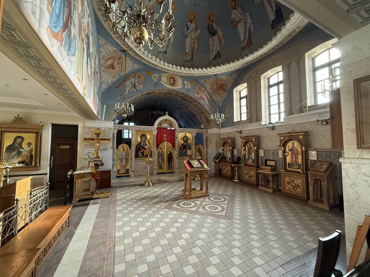 Вид с северо-запада, интерьер и убранство. Церковь Кирилла Туровского при Соборном доме, Минск (Минск, город, Беларусь, Минская область)