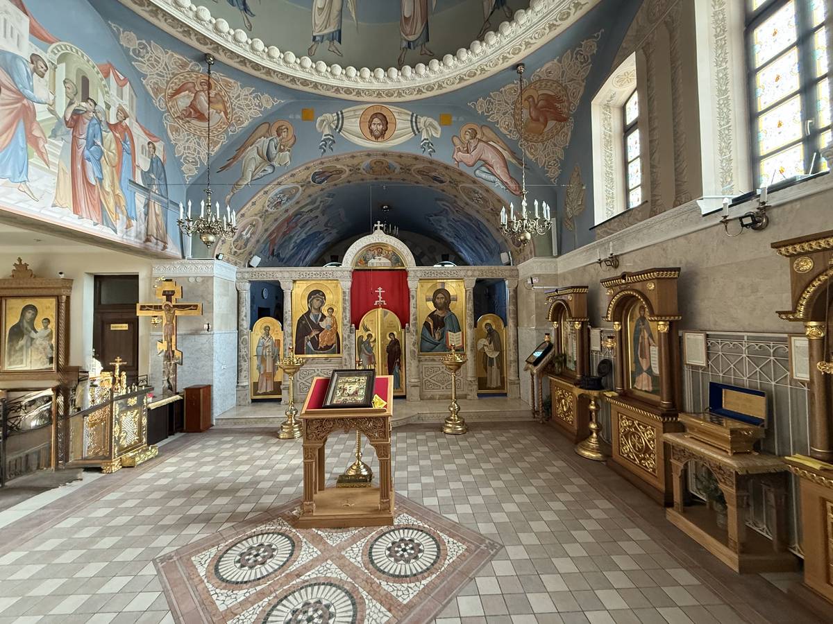 Иконостас, интерьер и убранство. Церковь Кирилла Туровского при Соборном доме, Минск (Минск, город, Беларусь, Минская область)