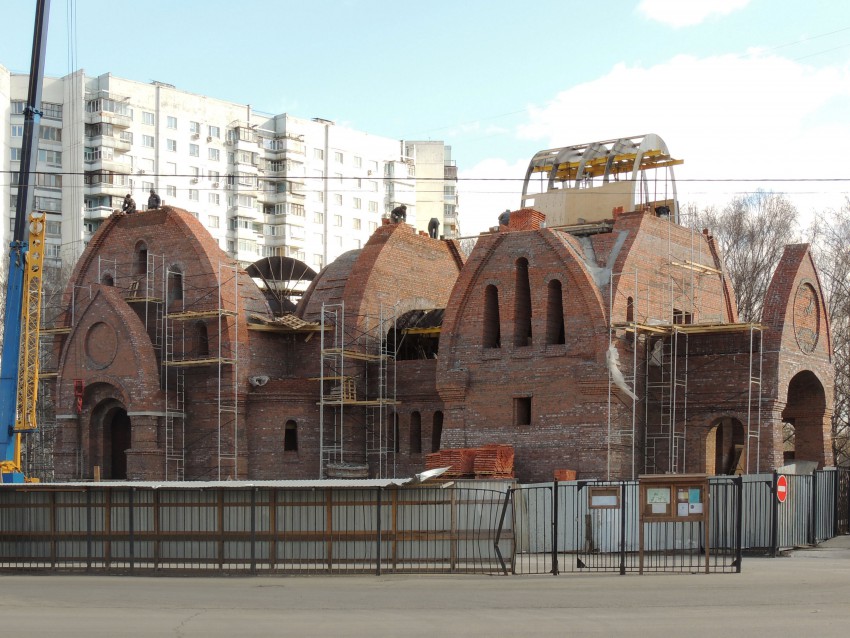 Орехово-Борисово Южное. Церковь Покрова Пресвятой Богородицы в Орехове-Борисове (новая). документальные фотографии