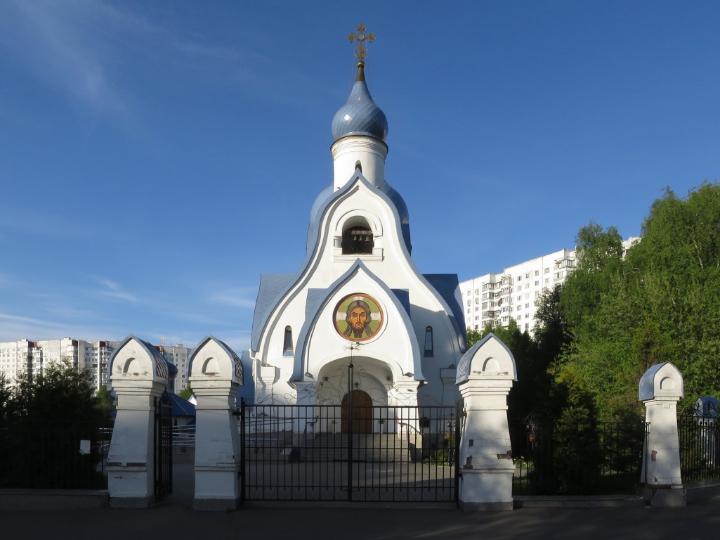 Орехово-Борисово Южное. Церковь Покрова Пресвятой Богородицы в Орехове-Борисове (новая). фасады