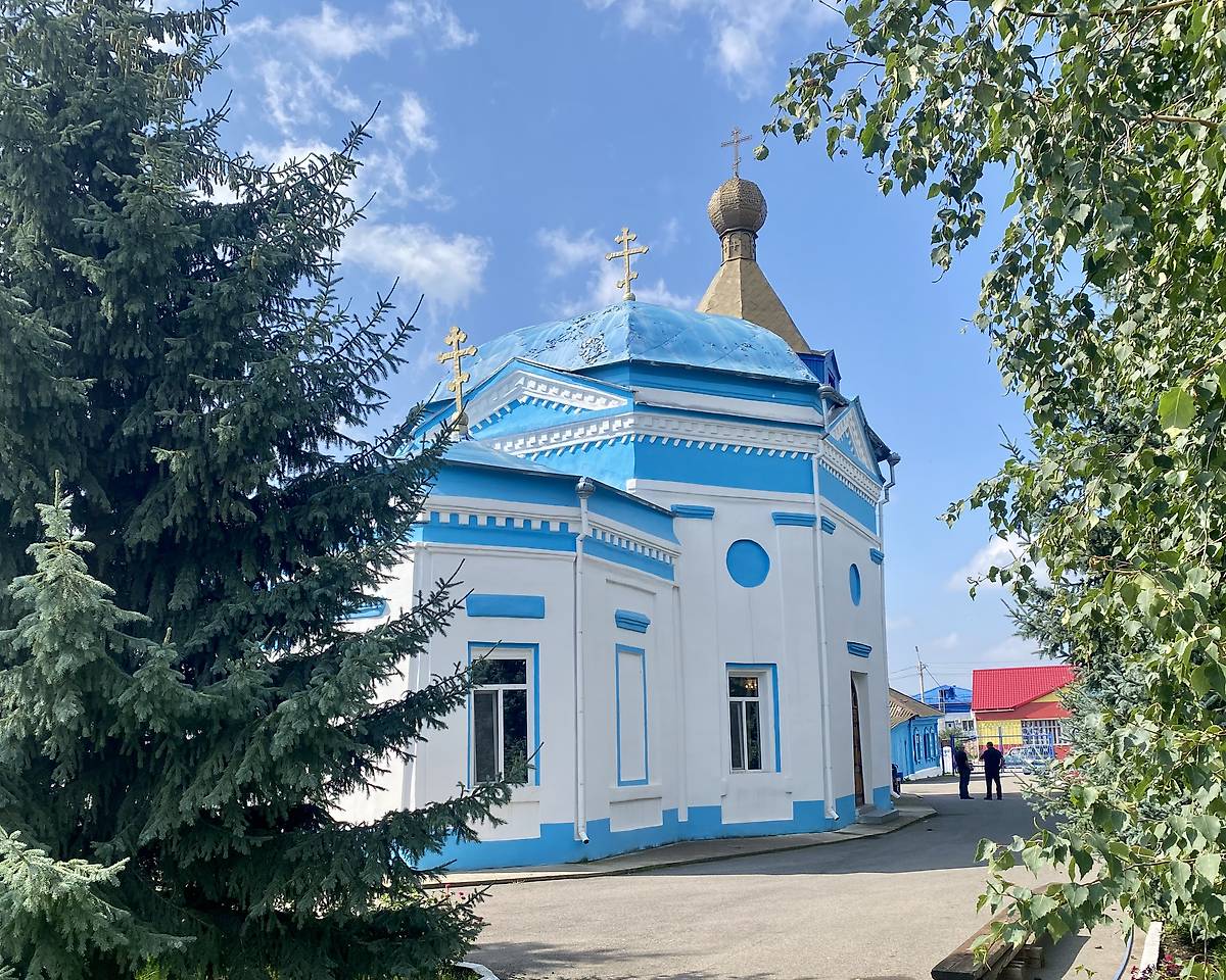 Вид с СВ, фасады. Церковь Петра и Павла, Ужур (Ужурский район, Красноярский край)