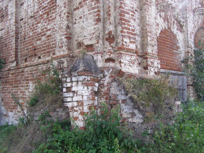 Церковь Троицы Живоначальной, Островское (Островский район, Костромская область). архитектурные детали, Угол колокольни