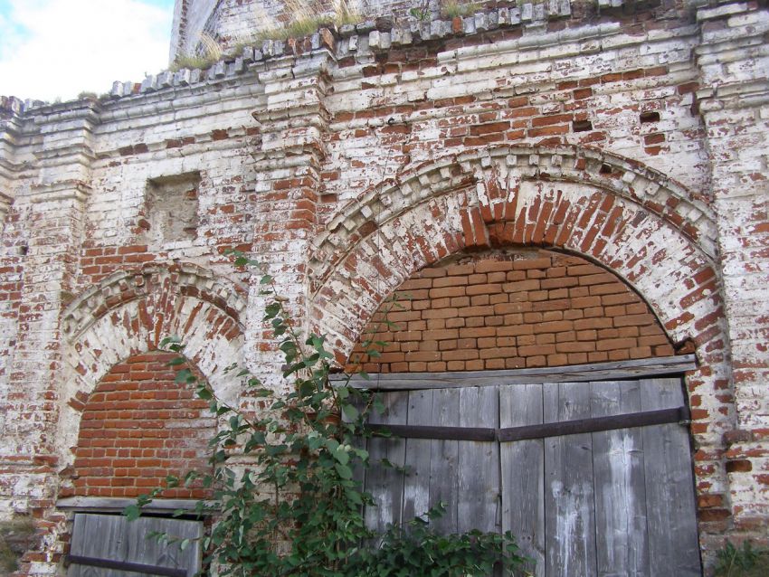 Церковь Троицы Живоначальной, Островское (Островский район, Костромская область). архитектурные детали