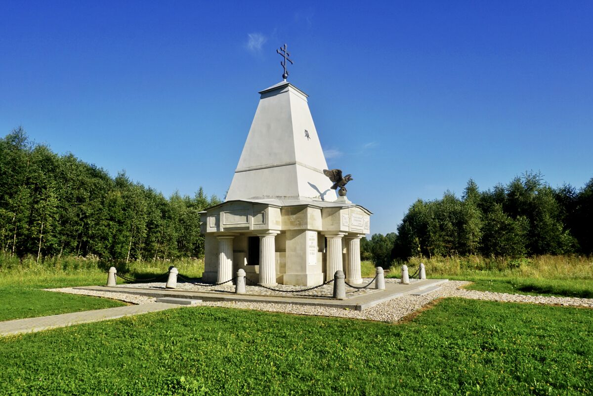 Часовня-памятник 1-му и 19-му егерским полкам, Бородинское Поле (Можайский городской округ, Московская область). фасады