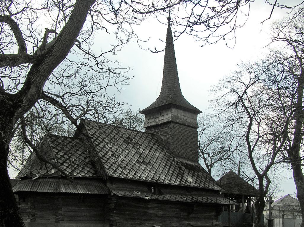 Церковь Введения во храм Пресвятой Богородицы, Локоть (Иршавский район, Украина, Закарпатская область). фасады