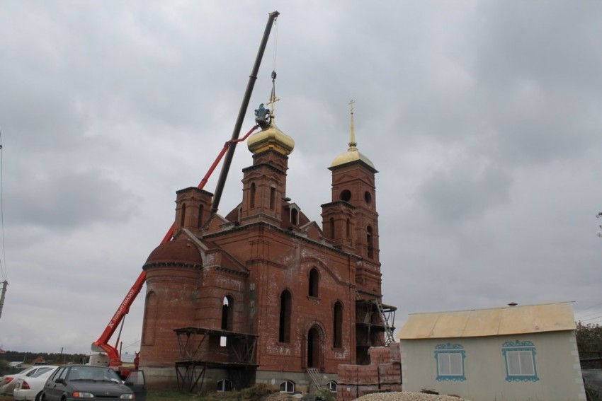 Церковь Спиридона Тримифунтского, Зелёновка (Ставропольский район, Самарская область). документальные фотографии, Подъем центрального купола