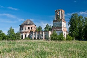 Поповское. Церковь Троицы Живоначальной