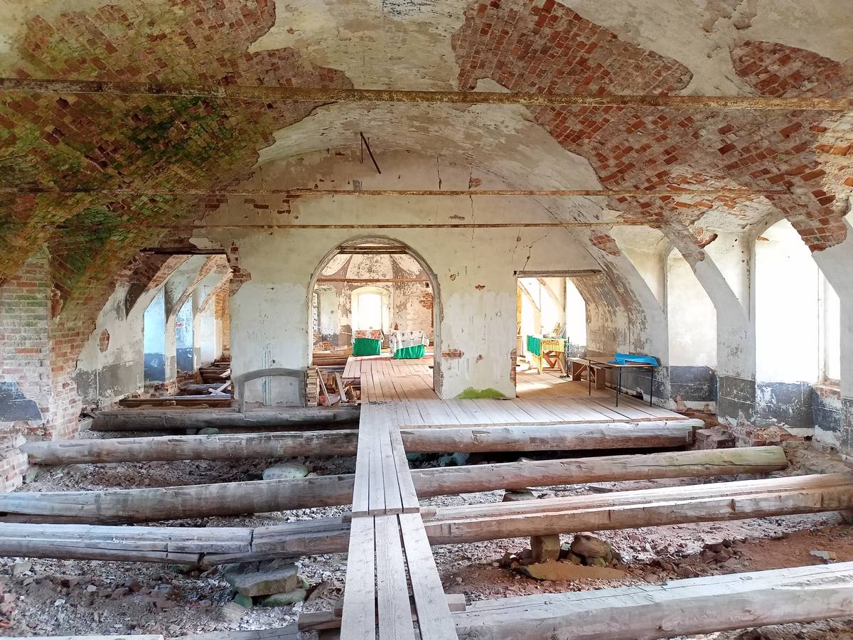 Церковь Троицы Живоначальной, Шадрино (Сокольский район, Вологодская область). интерьер и убранство