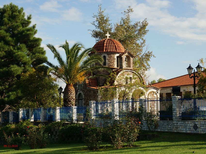 Церковь Пантелеимона Целителя, Магула (Пелопоннес (Πελοπόννησος), Греция). общий вид в ландшафте