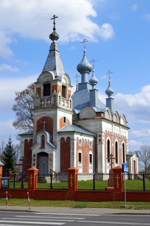 Церковь Покрова Пресвятой Богородицы, Славатыче (Люблинское воеводство, Польша). фасады