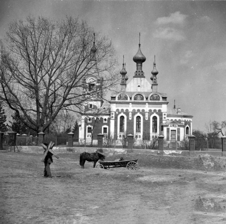 Церковь Покрова Пресвятой Богородицы, Славатыче (Люблинское воеводство, Польша). архивная фотография, Южный фасад. Фото 1941 г. с аукциона e-bay.de
