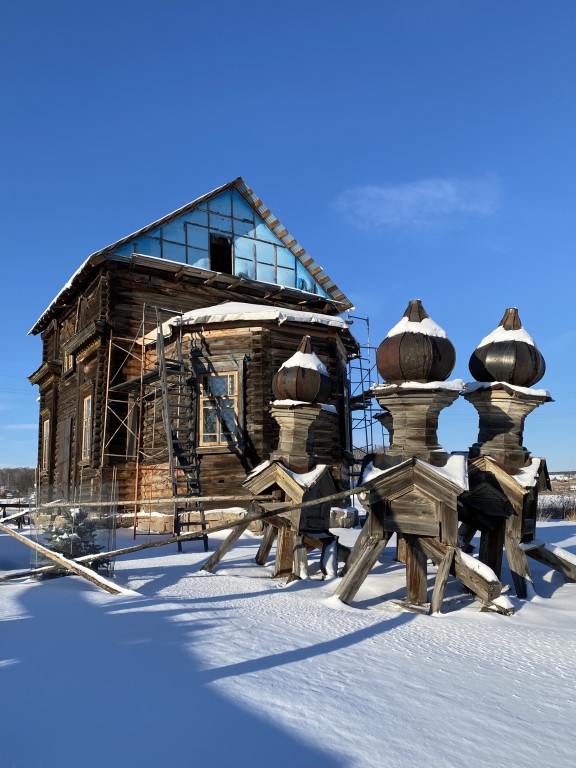 Церковь Покрова Пресвятой Богородицы, Новоалександровка (Уярский район, Красноярский край). дополнительная информация, Купола церкви
