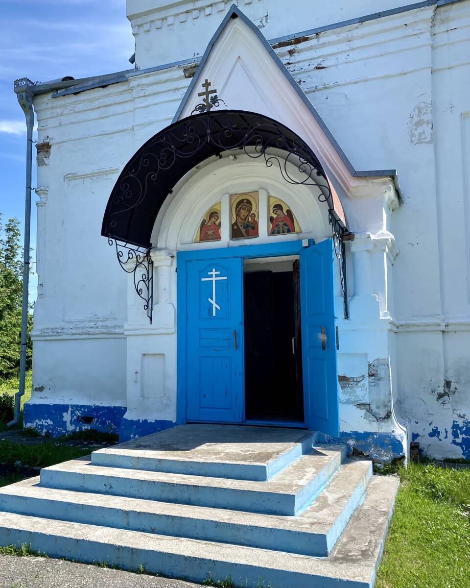 Церковь Казанской иконы Божией Матери, Субботино (Шушенский район, Красноярский край). архитектурные детали, Паперть