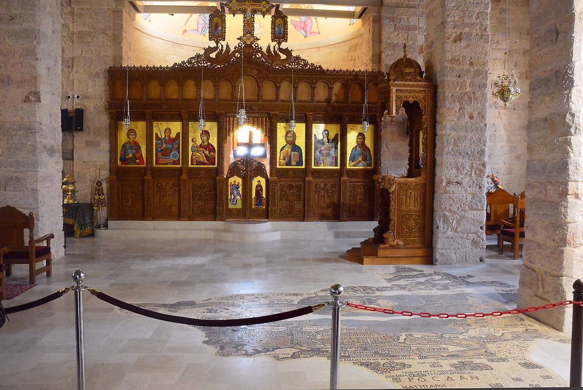 интерьер и убранство. Церковь Георгия Победоносца, Мадаба (Иордания, Прочие страны)