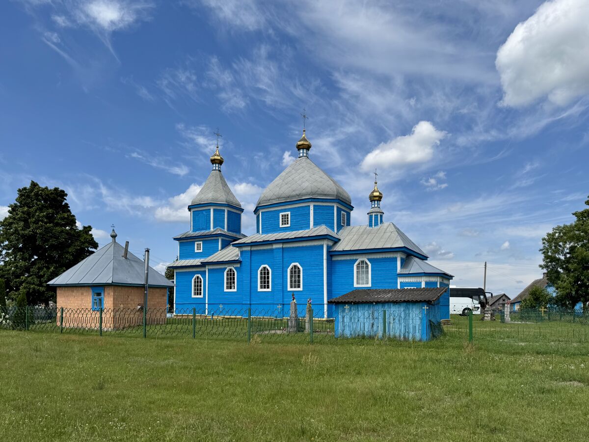 Церковь Рождества Пресвятой Богородицы, Дубенец (Столинский район, Беларусь, Брестская область). общий вид в ландшафте, Вид с юга