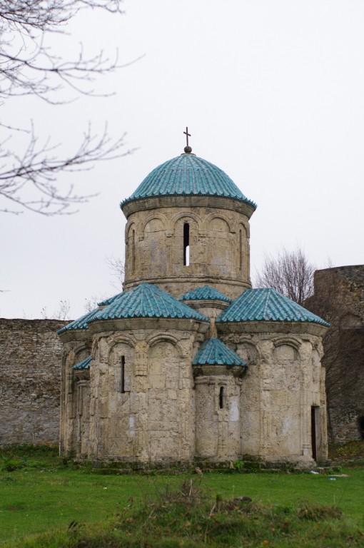 Кветера. Церковь Георгия Победоносца. фасады