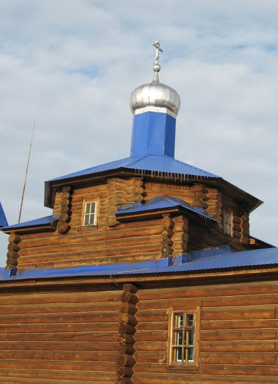 Церковь Михаила Архангела, Тихоновка (Альметьевский район, Республика Татарстан). архитектурные детали, Навершие главного объема храма