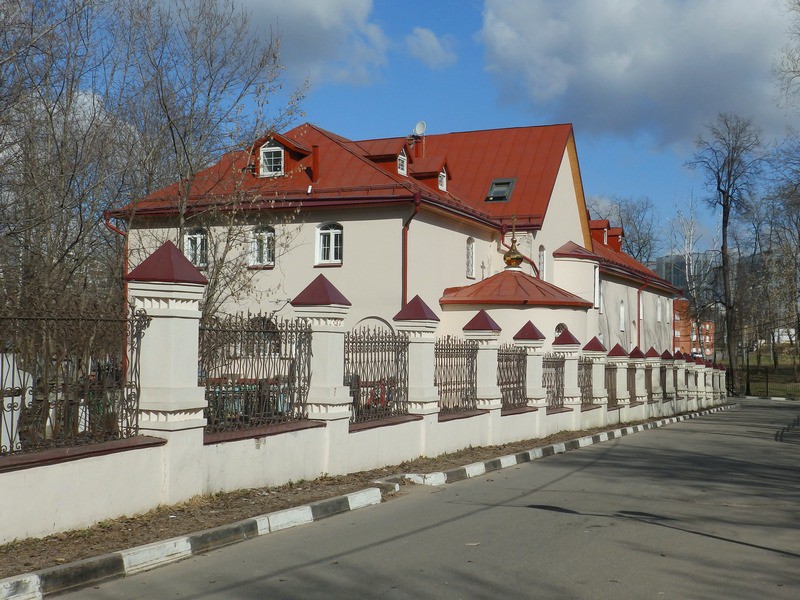 Церковь Рождества Иоанна Предтечи (крестильная) в Черкизове, Преображенское (Восточный административный округ (ВАО), г. Москва). дополнительная информация, Дом причта с крестильным храмом
