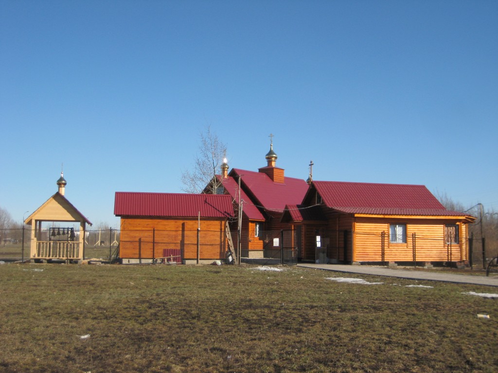 Церковь Петра и Февронии в Марьине (деревянная), Марьино (Юго-Восточный административный округ (ЮВАО), г. Москва). общий вид в ландшафте
