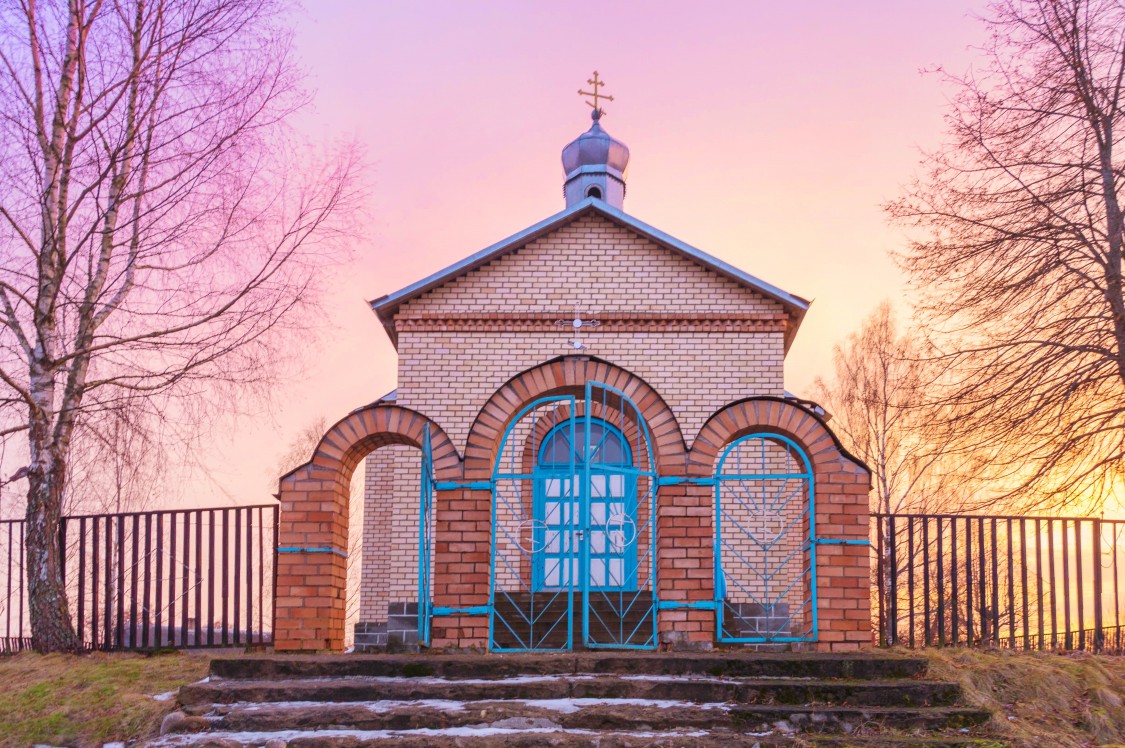 Речки. Церковь Сошествия Святого Духа. фасады, Обложена кирпичём в 1990 г.