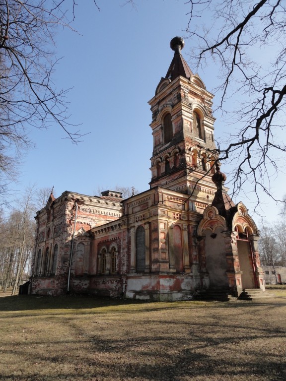 Синди (Sindi). Церковь Богоявления Господня. фасады