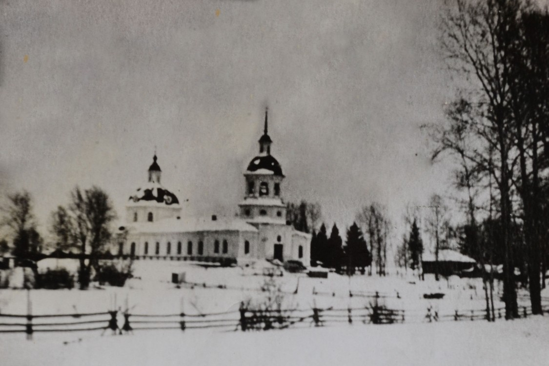 Церковь Покрова Пресвятой Богородицы, Шалегово (Оричевский район, Кировская область). архивная фотография, Из коллекции Лобастовой Л.А. с.Шалегово