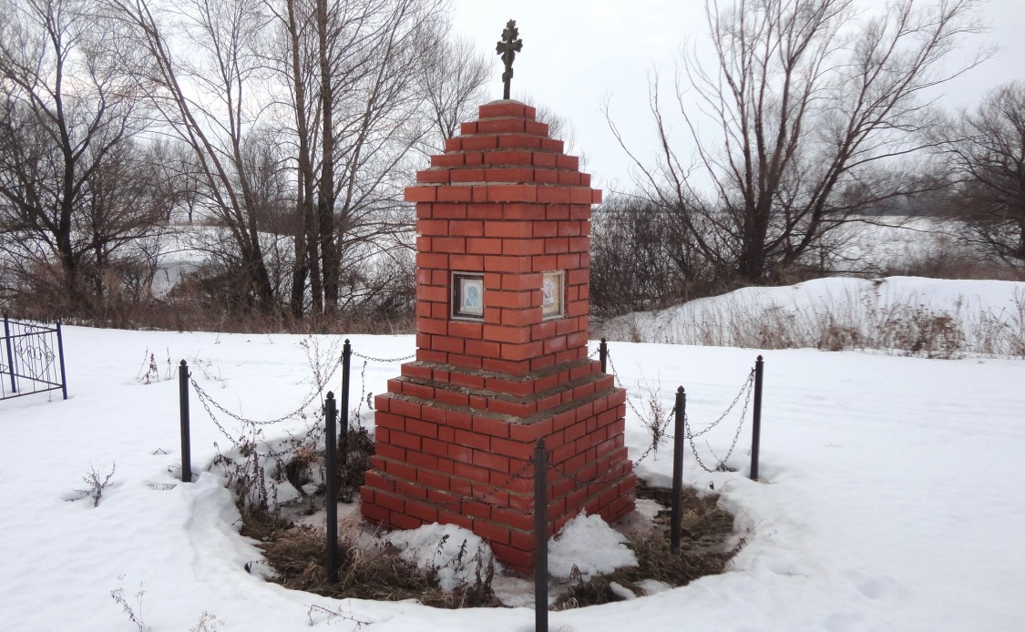 Часовня Рождества Пресвятой Богородицы, Антоново (Спасский район, Нижегородская область). фасады, Часовня построена на месте разрушенной в годы Советской власти церкви Рождества Пресвятой Богородицы 