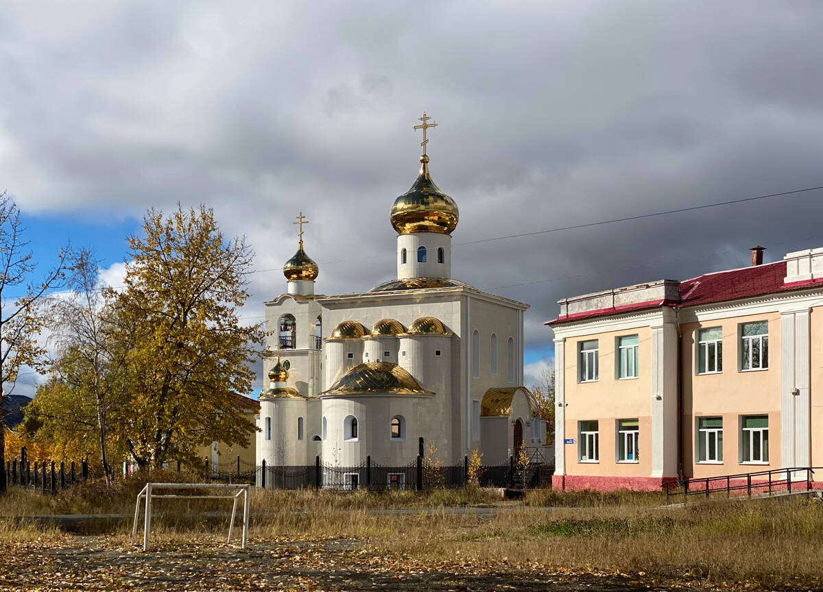 Церковь Преображения Господня, Палатка (Хасынский район, Магаданская область). общий вид в ландшафте, Вид с северо-востока