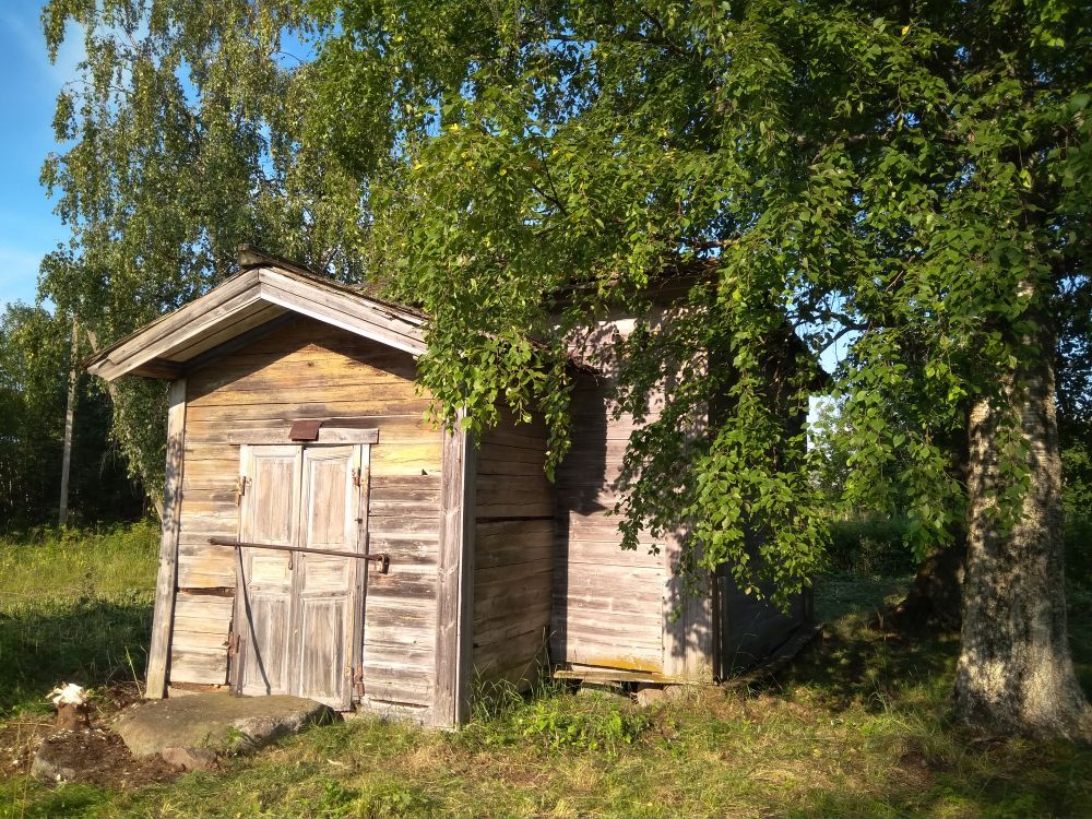 Лычно-Боровское. Часовня Зосимы и Савватия. фасады