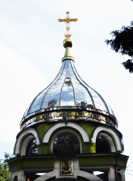Часовня Александра Невского, Рассвет (Аксайский район, Ростовская область). архитектурные детали, Шлемовидный купол завершает часовню