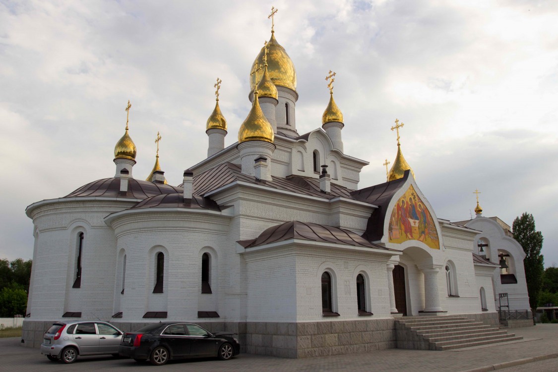 Орск. Кафедральный собор Георгия Победоносца. фасады