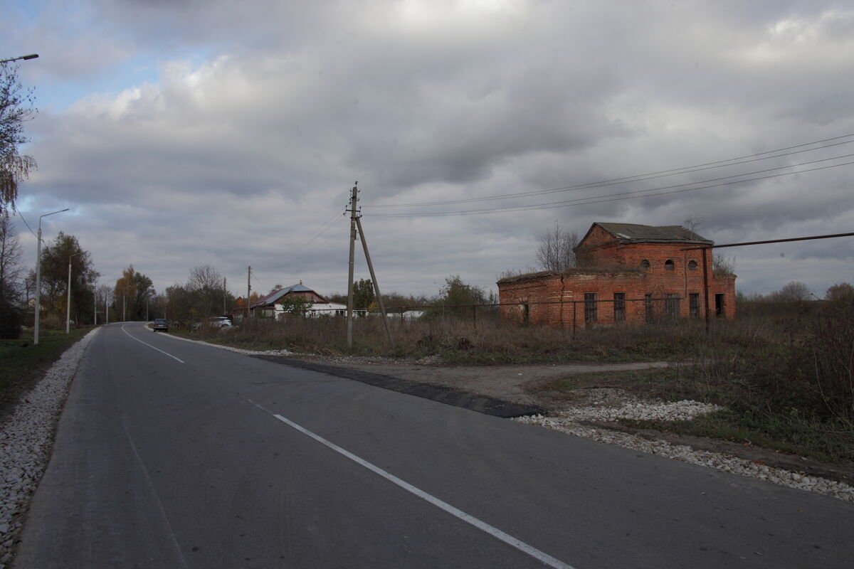 Церковь Михаила Архангела, Красное (Одоевский район, Тульская область). общий вид в ландшафте